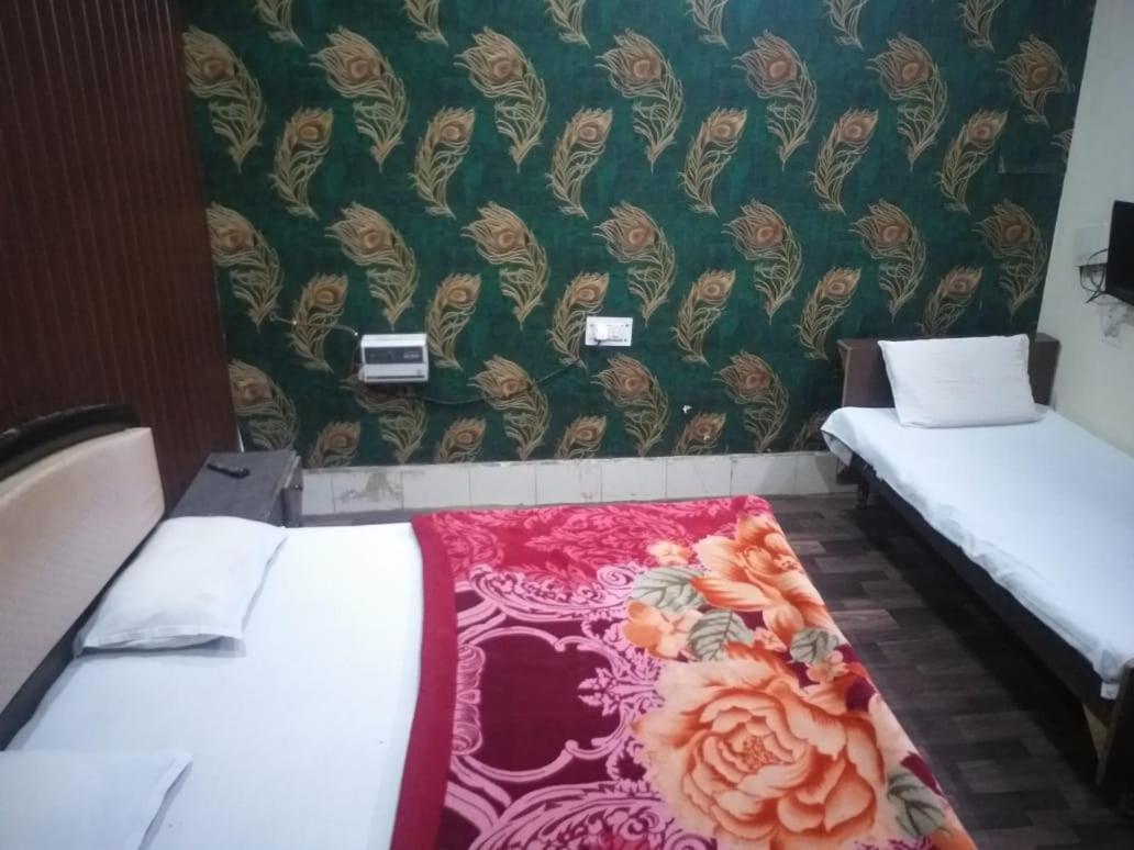 Abhiraj Guest House Mathura Exterior photo
