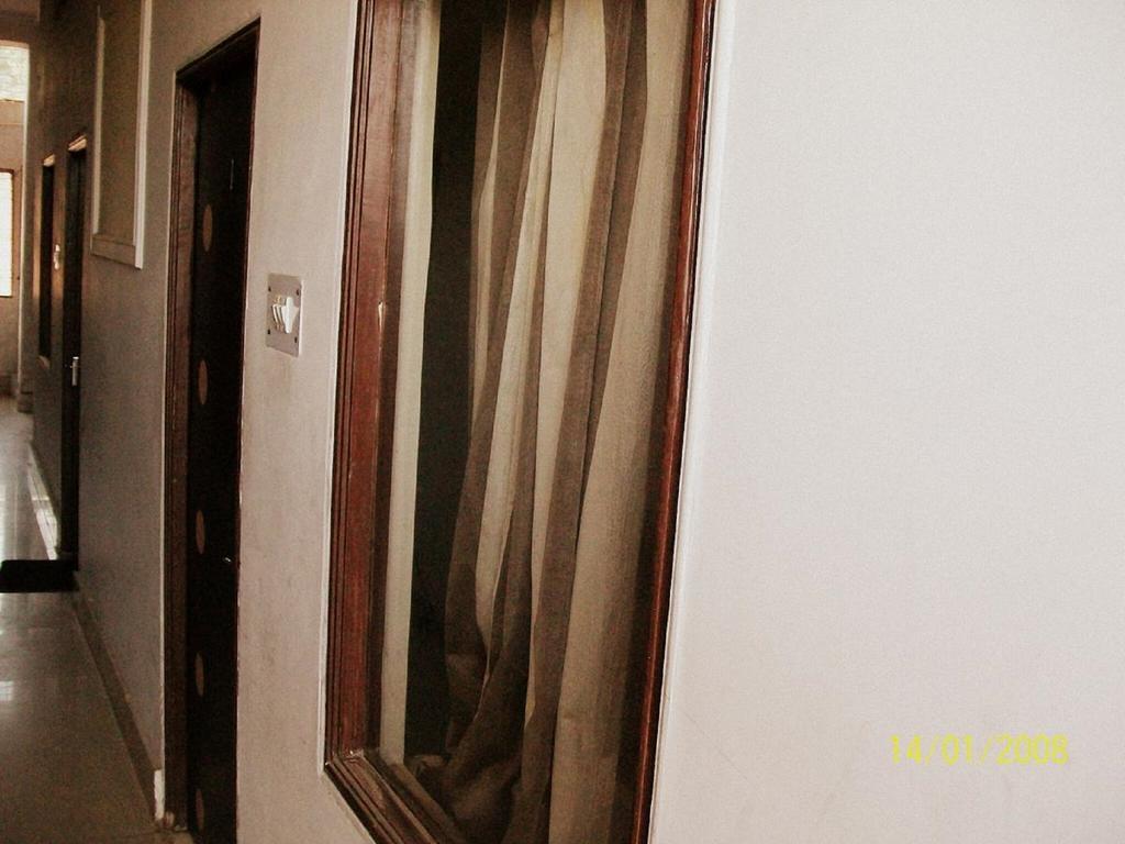 Abhiraj Guest House Mathura Exterior photo